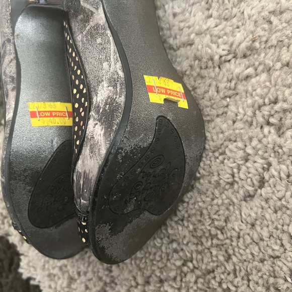 Naughty monkey gorgeous sandal size 8 , almost new , wear it once - Picture 2 of 3